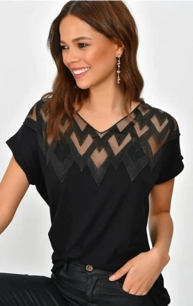 Pasaklı Giyim Kadın Siyah Nakış Dekolteli Kısa Kollu Bluz 496200