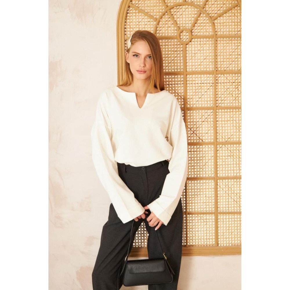 Pasaklı Giyim Pasaklı Giyim Kadın Duble Kol / Yakası Yırtmaçlı Salaş Sweatshirt Beyaz - Premium Kadın Giyim