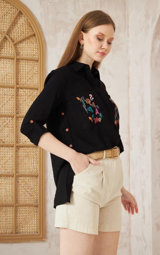 Pasaklı Giyim Kadın Premium Keten Harf Nakış Işlemeli Yanları Düğme Arkası Oval Gömlek Siyah 6111410