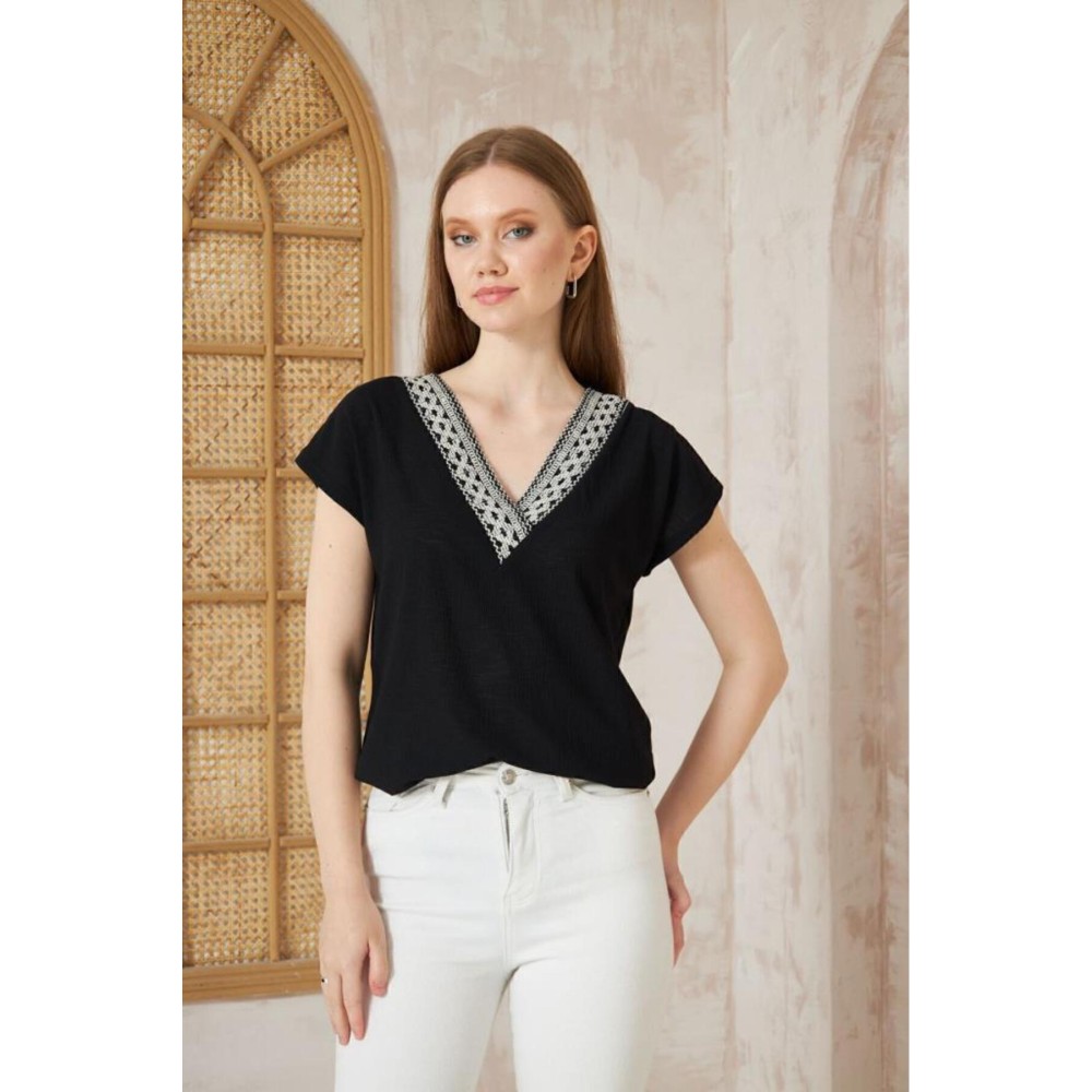 Pasaklı Giyim Pasaklı Giyim Kadın Özel İnce Kumaş Bluz-Nakış Detaylı Siyah - Premium Kadın Giyim