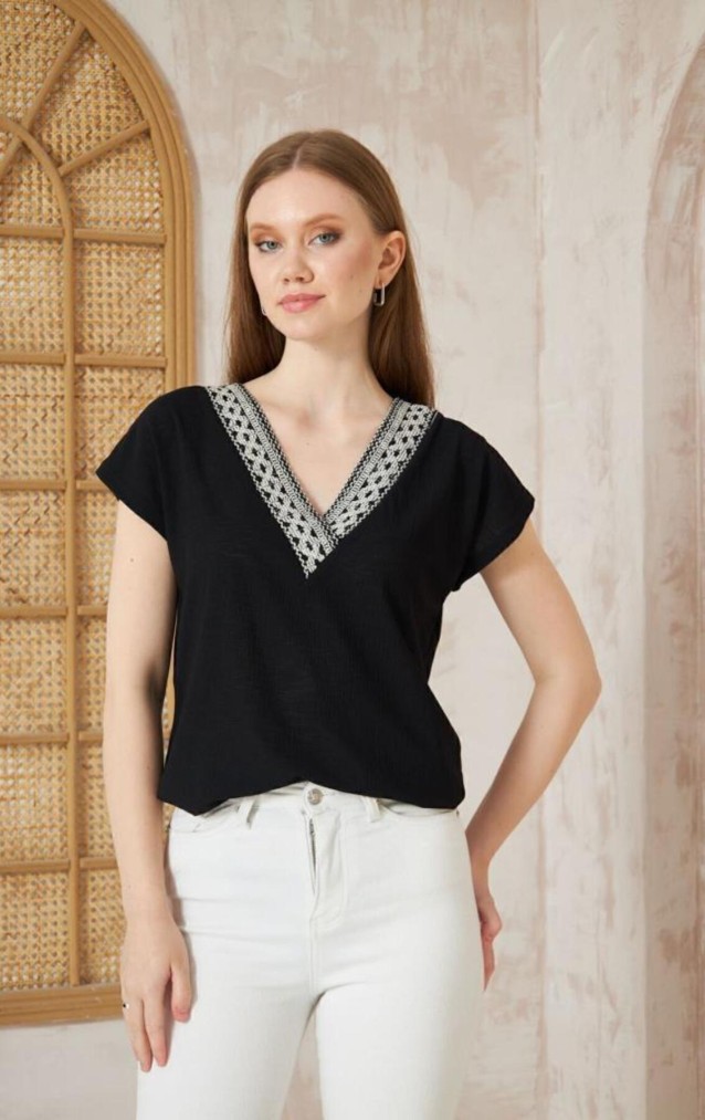 Pasaklı Giyim Kadın Özel İnce Kumaş Bluz-Nakış Detaylı 3379176 Siyah