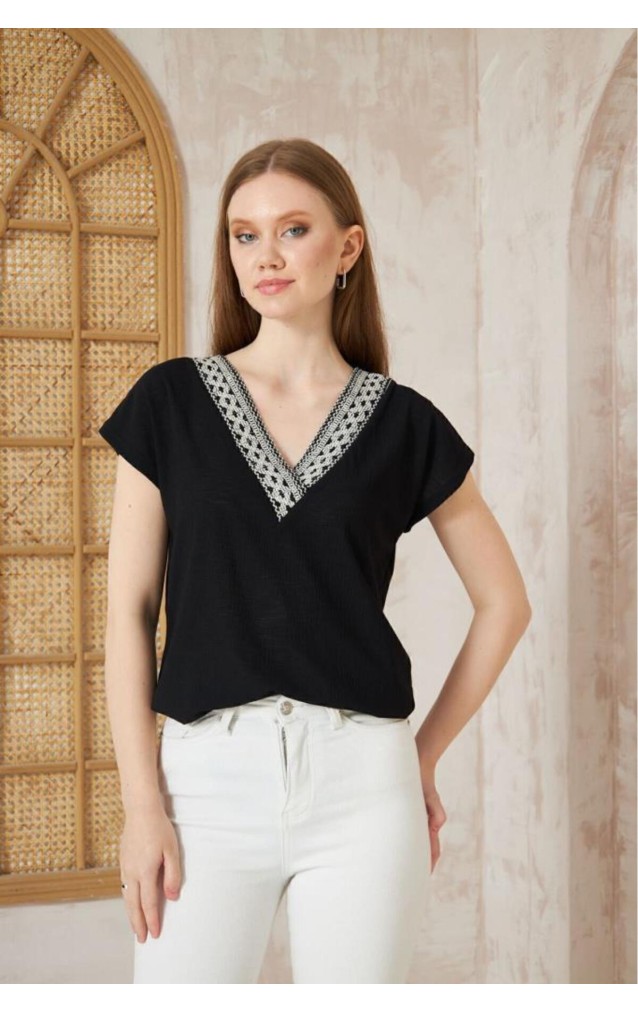 Pasaklı Giyim Kadın Özel İnce Kumaş Bluz-Nakış Detaylı 3379176 Siyah