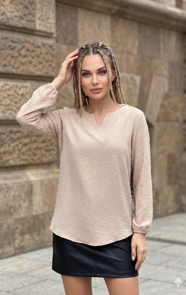 Kadın Bej Ponponlu Kolu Lastikli Oval Kesim Yırtmaçlı Yaka Tunik Bluz 2842231